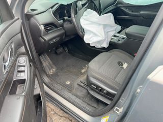 2019 Chevrolet Traverse LT Cloth - Driver's Front Door Image